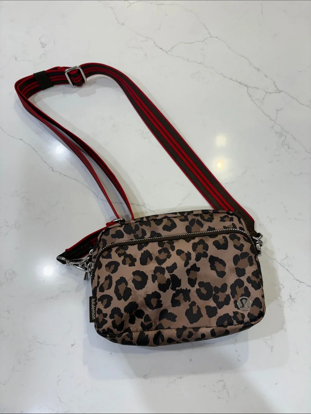 Lululemon Leopard Print Everywhere Crossbody Bag 2L - Picture 2 of 4